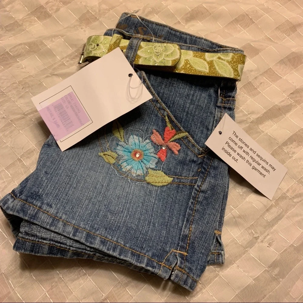 Girls Short With Stones & Sequins Size 6x Tall - Picture 6 of 8